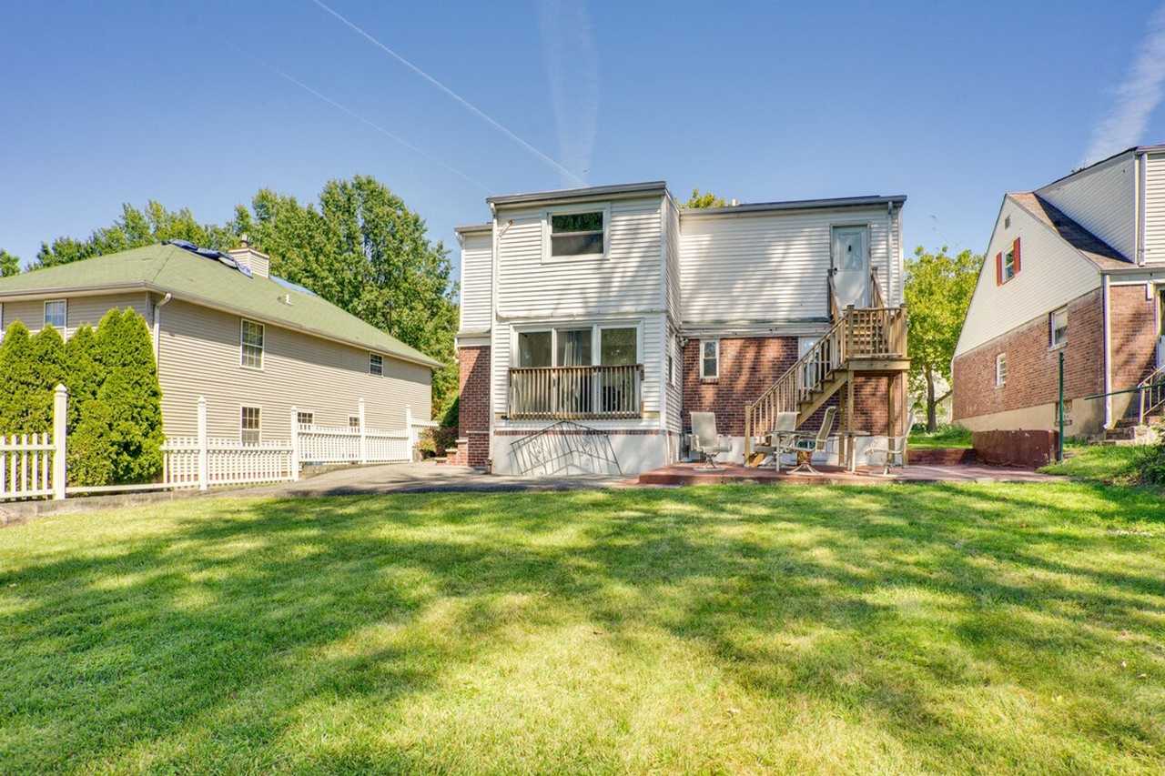 112 Rockwood Pl #1300312P - Photo 3 of 24