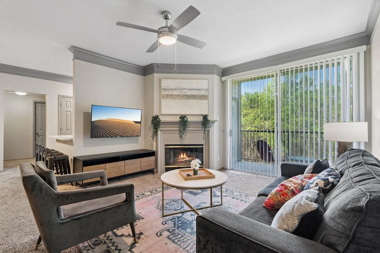 12100 Metric Boulevard - Photo 2 of 98