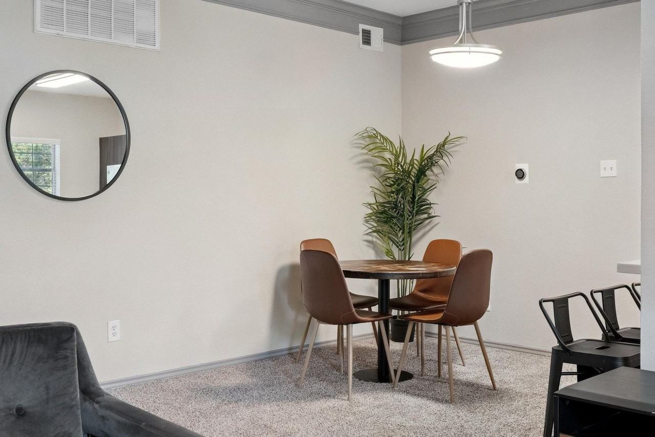 12100 Metric Boulevard - Photo 5 of 98