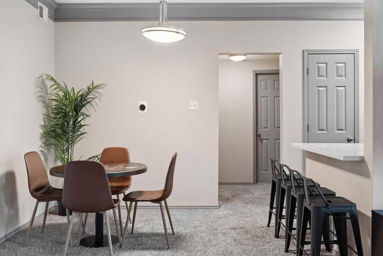 12100 Metric Boulevard - Photo 6 of 98