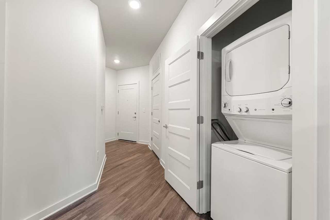 2048 Bolton Dr Nw #1355655P - Photo 3 of 16