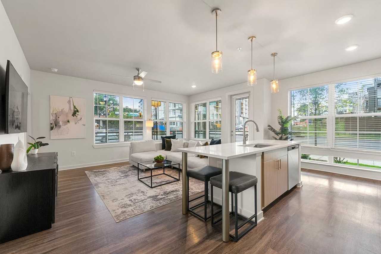 2048 Bolton Dr Nw #1355655P - Photo 4 of 16