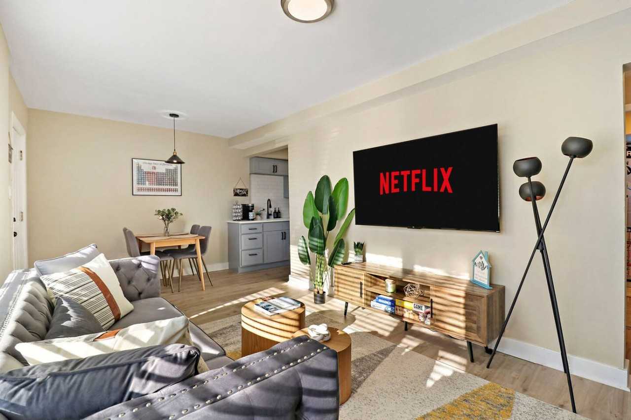 4444 Wisconsin Ave #1366956P - Photo 3 of 19