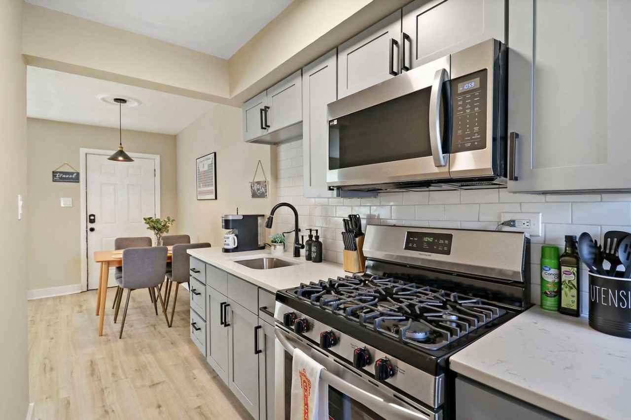 4444 Wisconsin Ave #1366956P - Photo 3 of 19