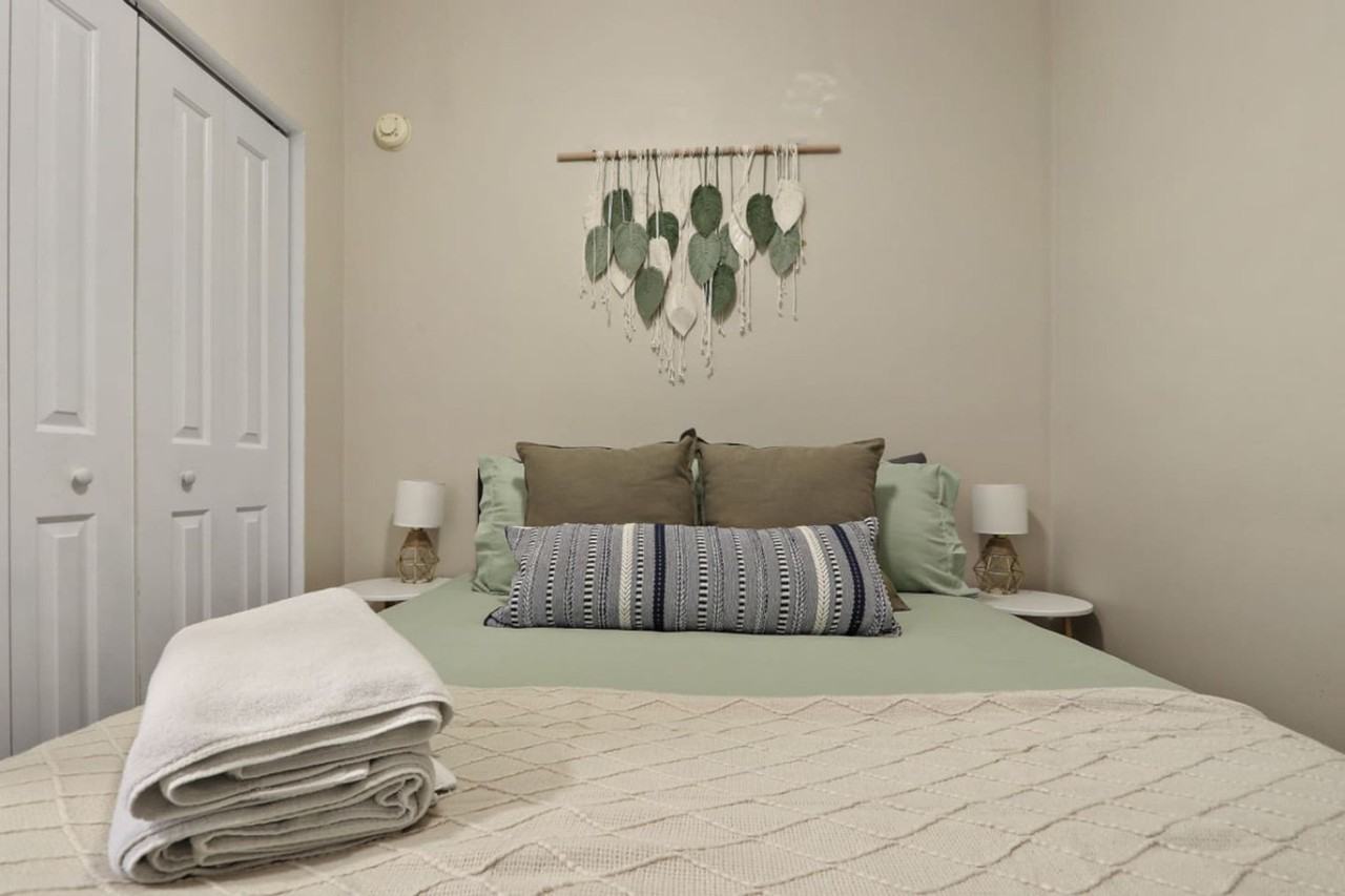 4934 Kingston Ave #1366948P - Photo 6 of 24