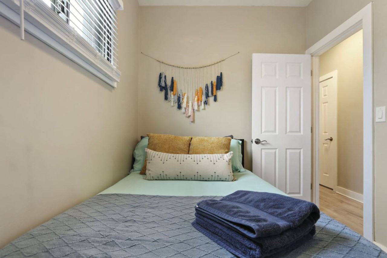 4934 Kingston Ave #1366948P - Photo 7 of 24