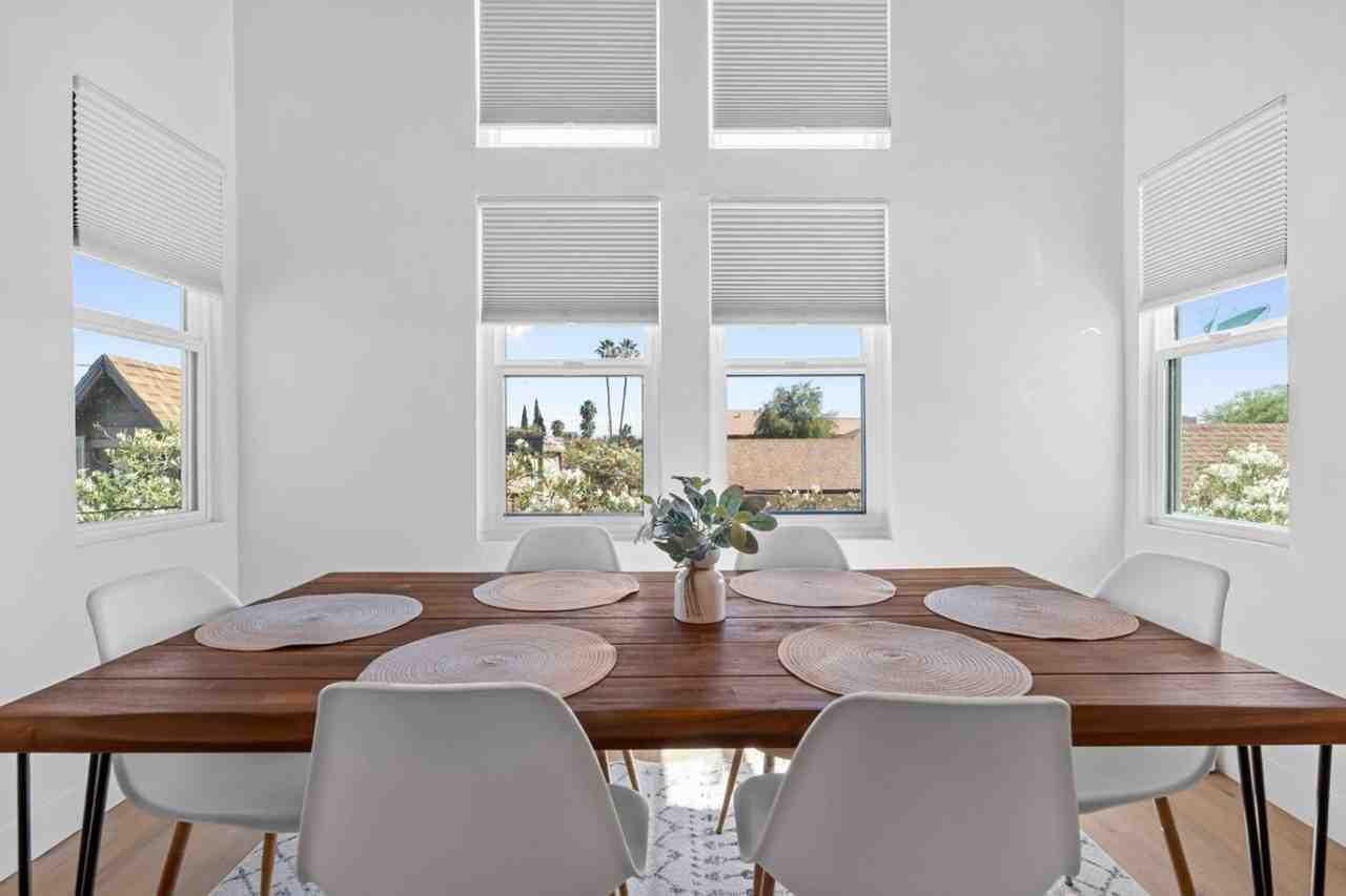 4637 N 8th Pl #1366952P - Photo 3 of 21