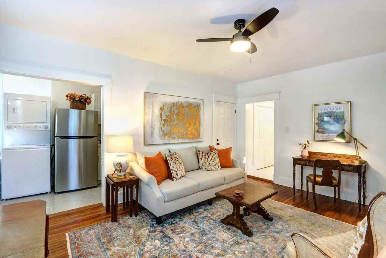 306 E Victory Dr #1369213P - Photo 3 of 33