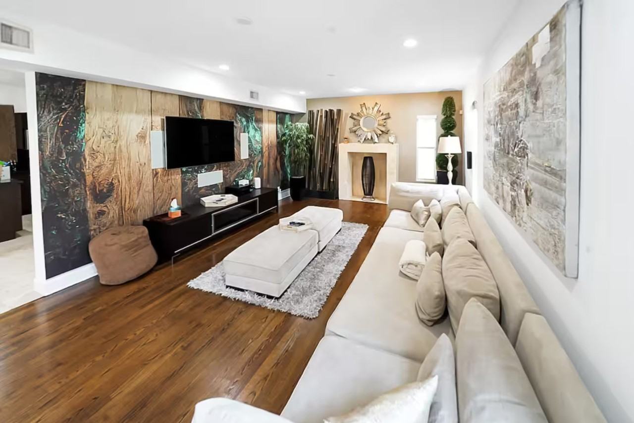 200 Ne 16th Ave #1369656P - Photo 5 of 38