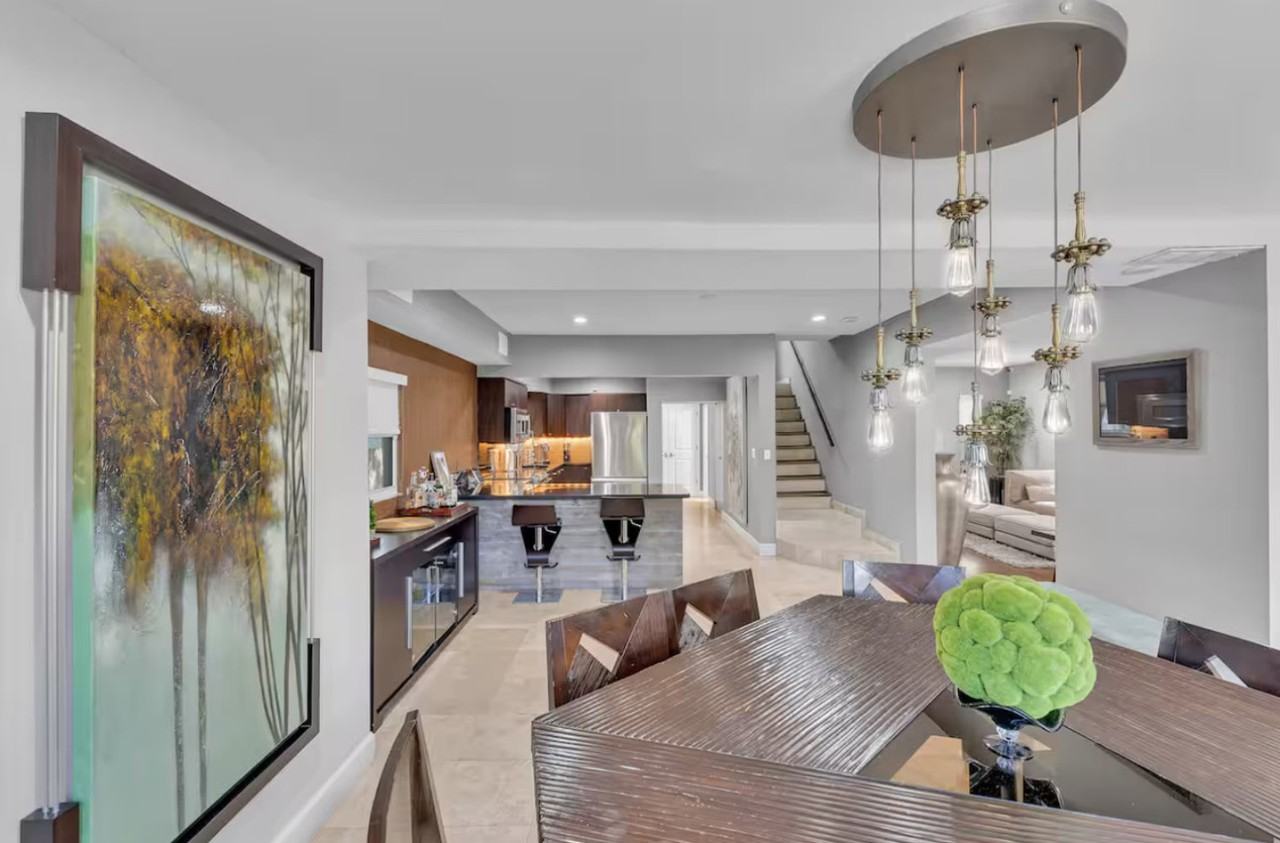 200 Ne 16th Ave #1369656P - Photo 7 of 38