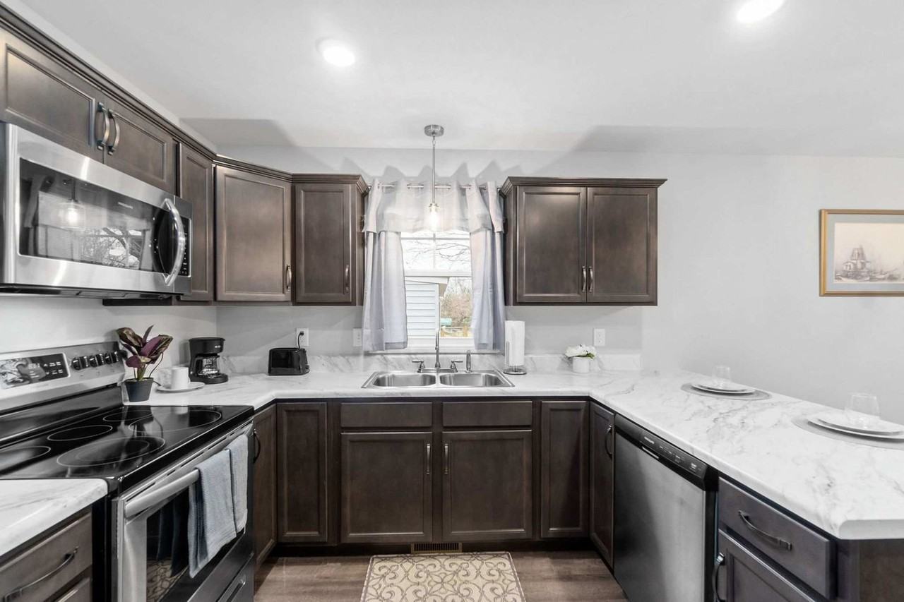 863 Central Ave #1367384P - Photo 5 of 28