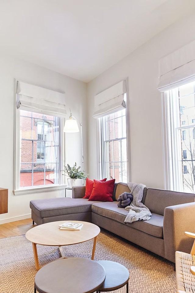 121 Middle St #1366938P - Photo 2 of 15