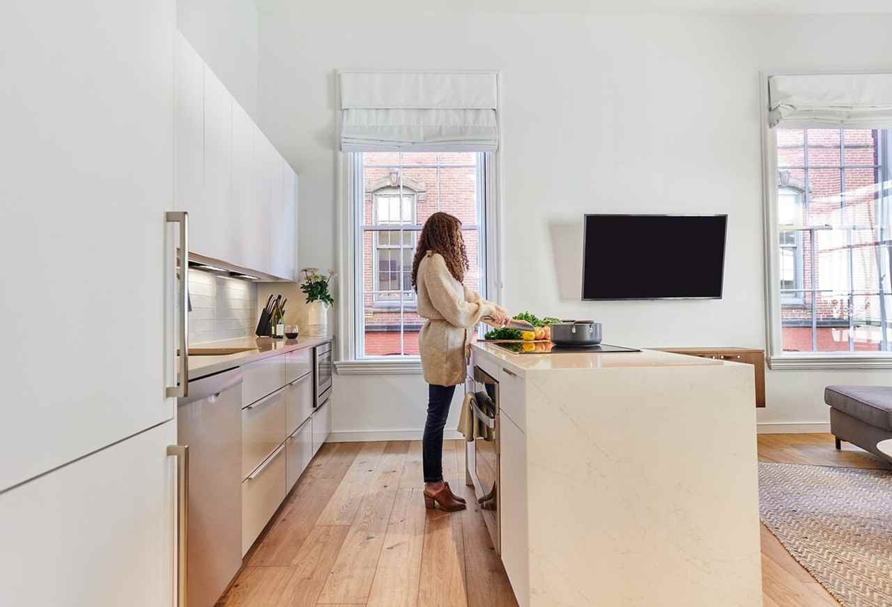 121 Middle St #1366938P - Photo 3 of 15