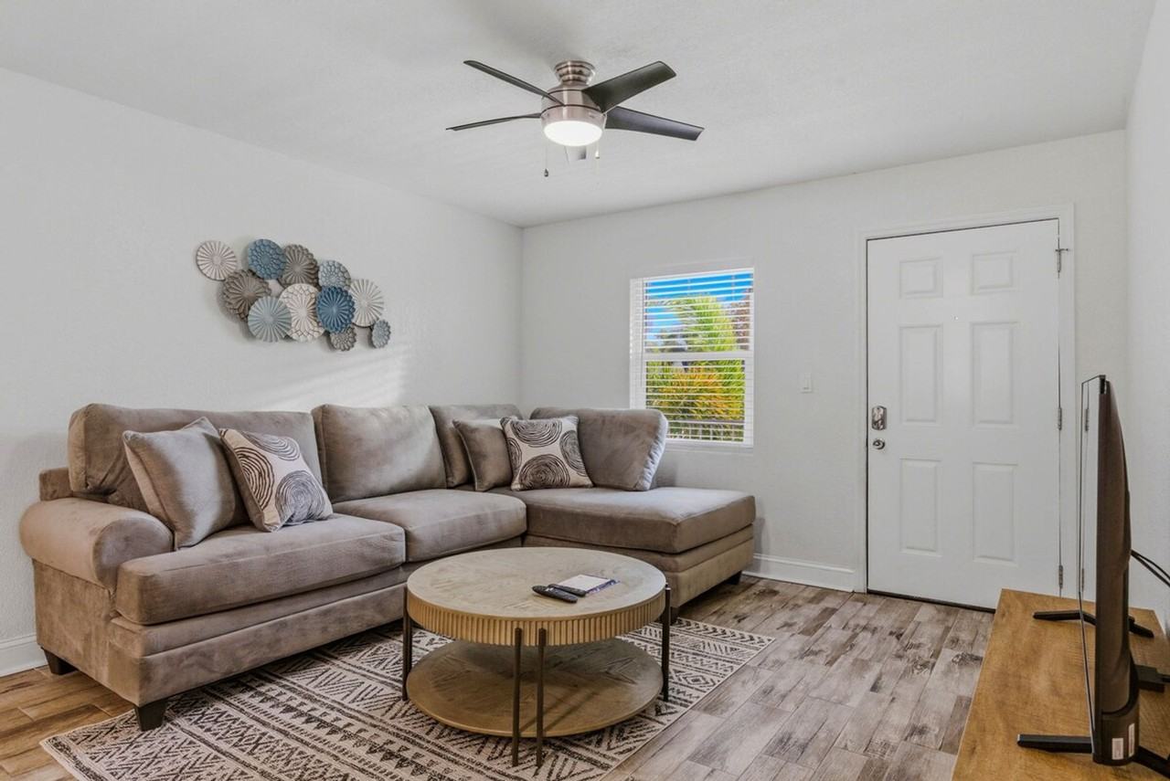 3909 W Cleveland St #1371163P - Photo 3 of 47