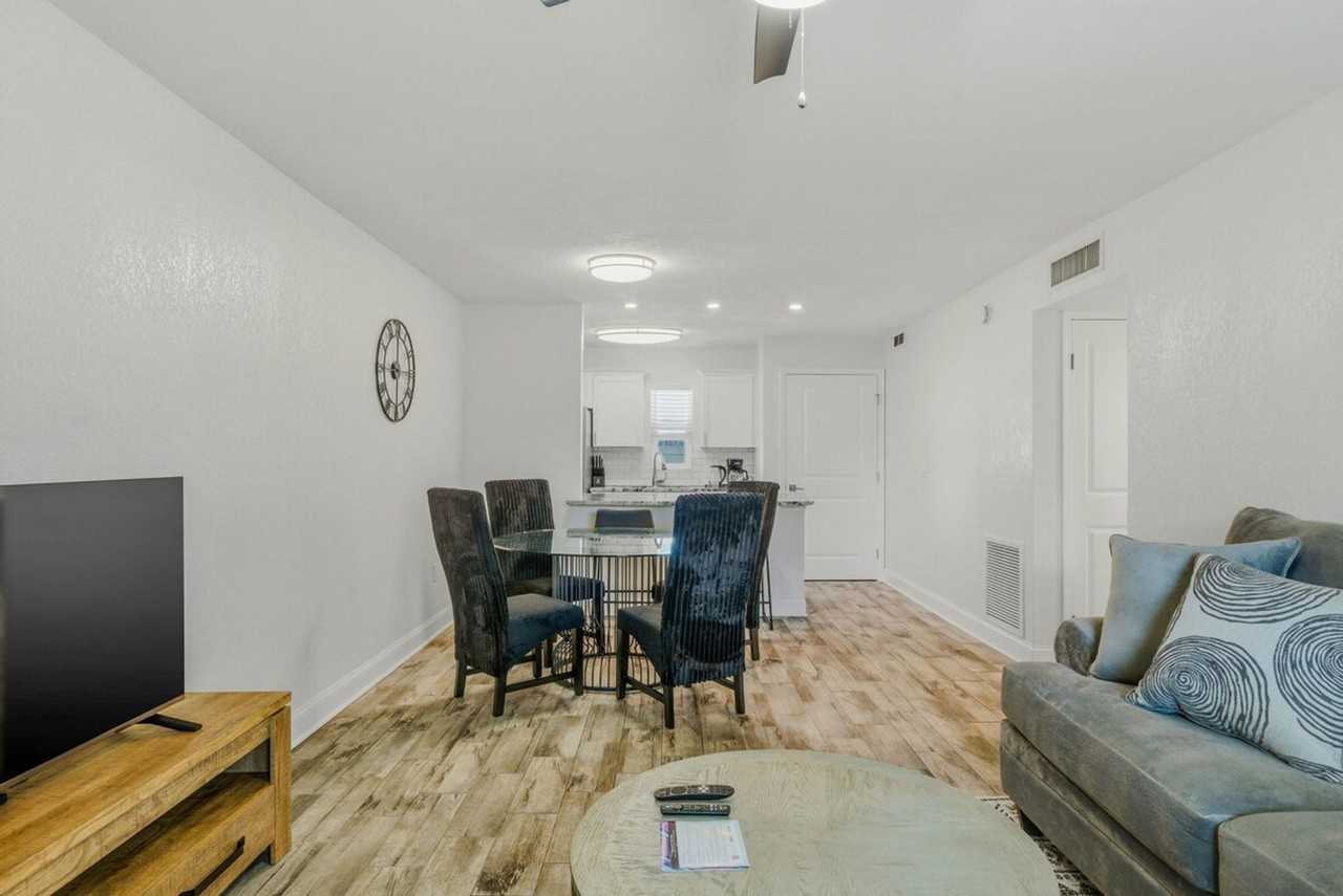 3909 W Cleveland St #1371161P - Photo 5 of 47