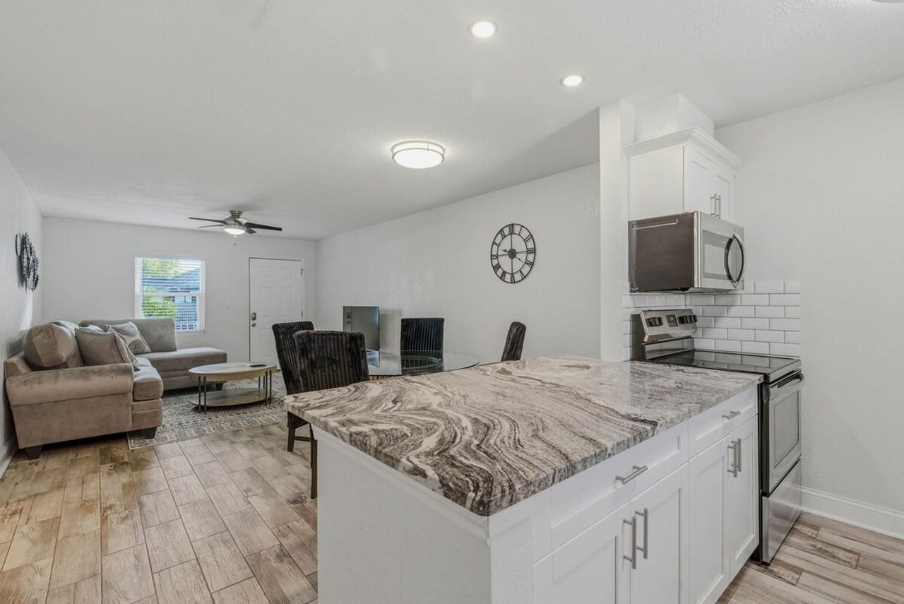 3909 W Cleveland St #1371163P - Photo 4 of 47