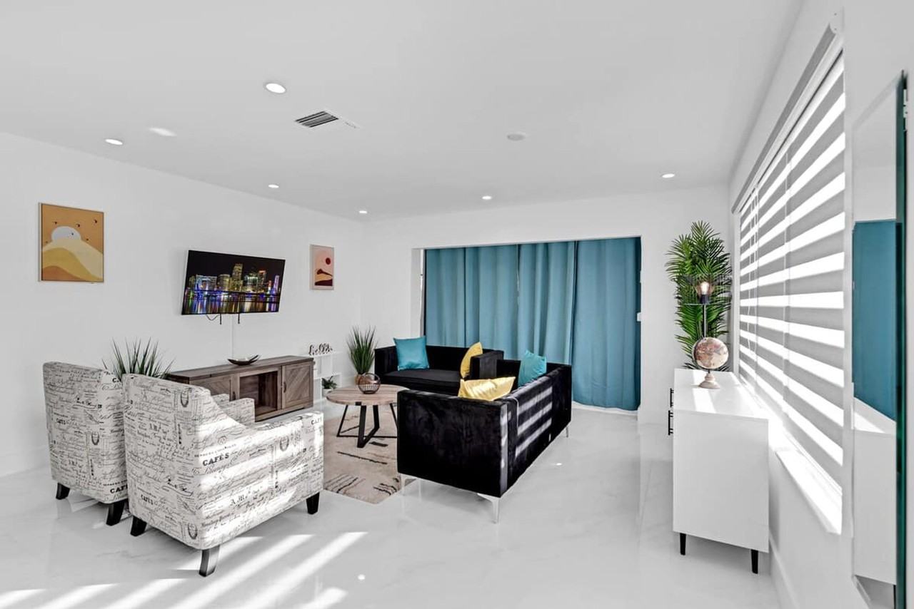 17835 Ne 6th Ave #1372317P - Photo 3 of 43