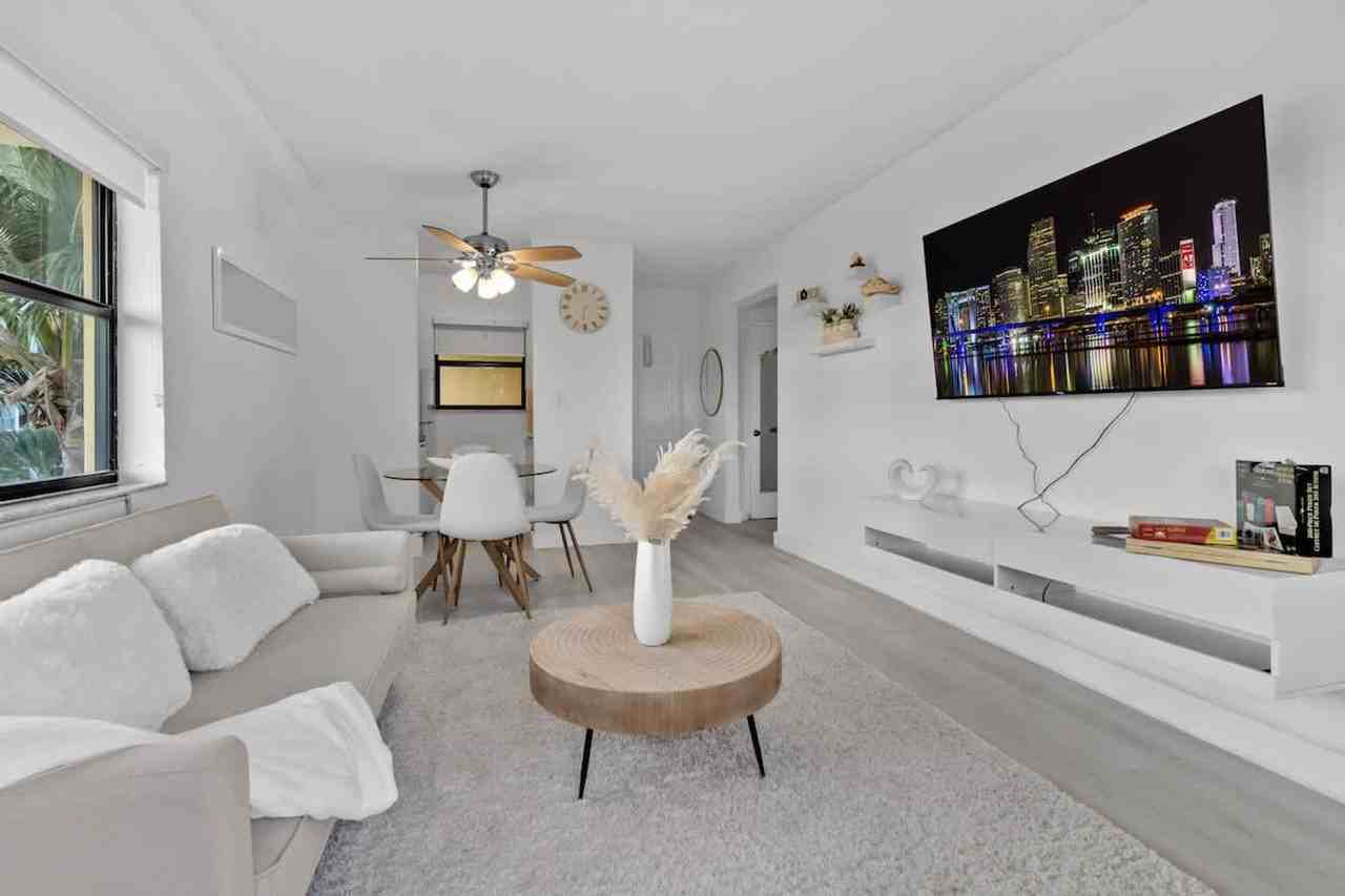 321 Wilson St #1372326P - Photo 4 of 31