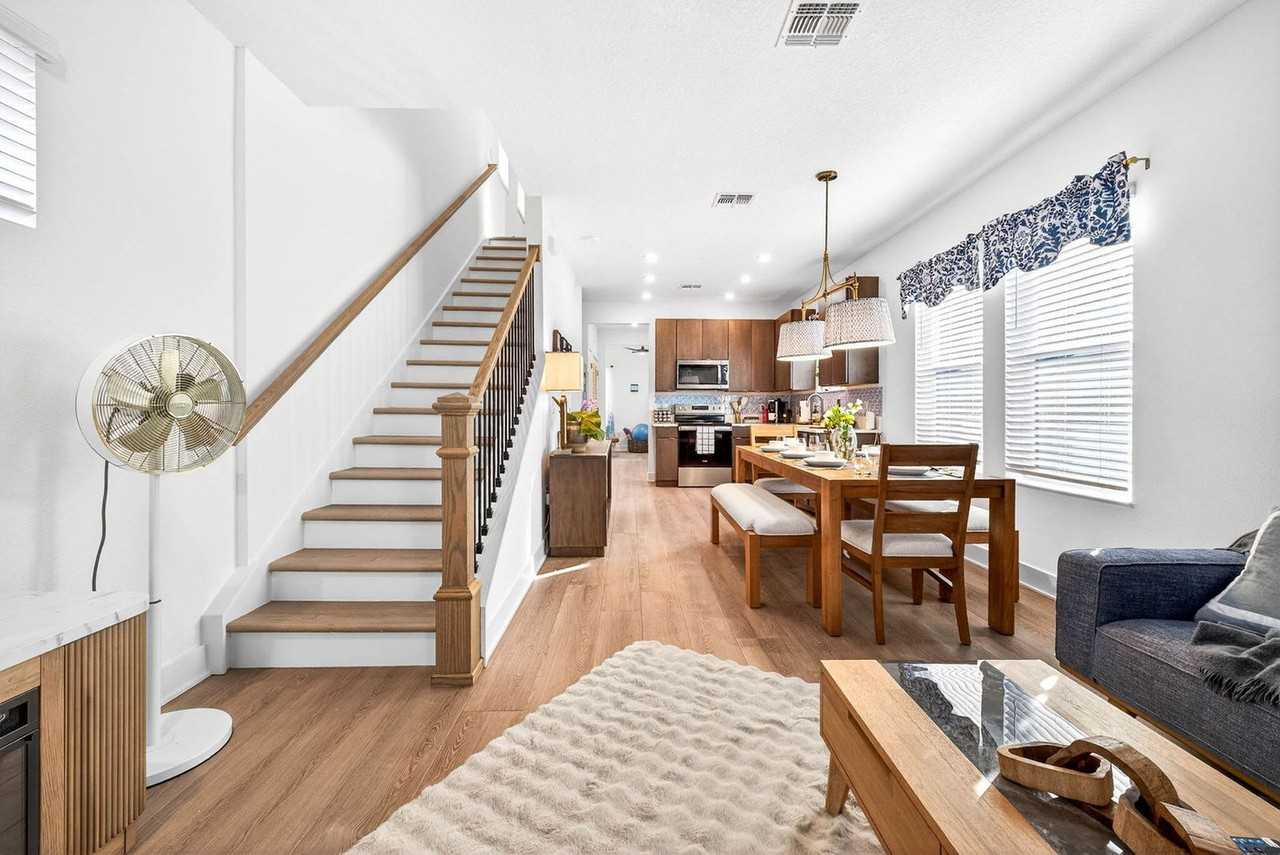 1734 W Cherry St #1372960P - Photo 4 of 25