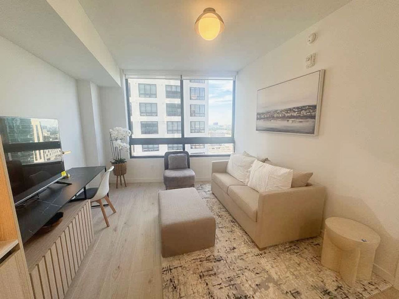 225 N Miami Ave #1372965P - Photo 3 of 13