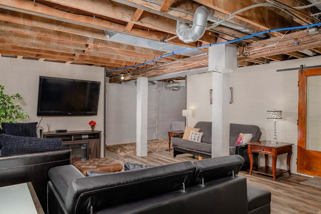 301 W Wisconsin Ave #1373701P - Photo 2 of 20