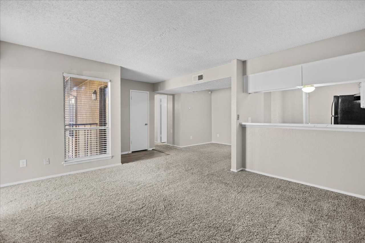 Broadway Reserve Apartments – A Fresh, Revitalized Home in Tyler, TX - Photo 6 of 17