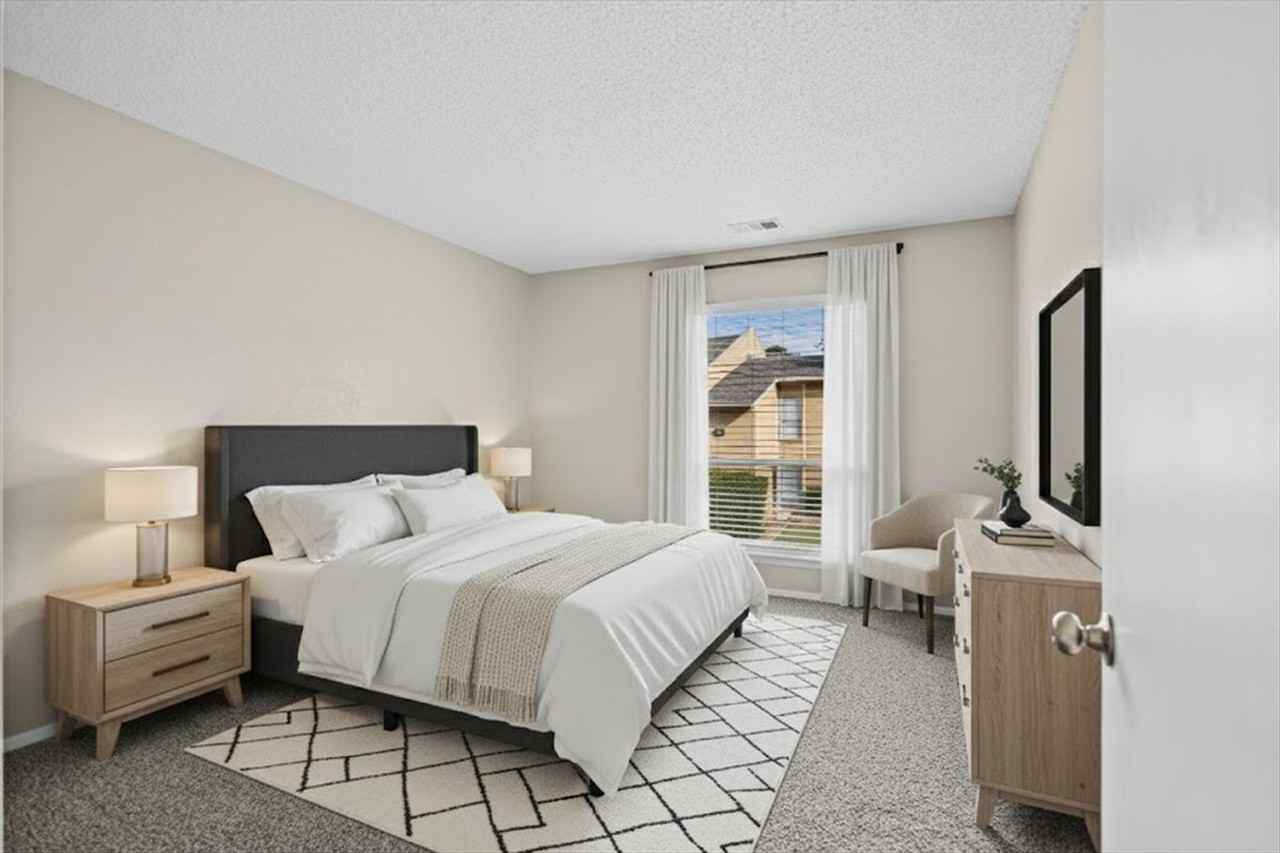 Broadway Reserve Apartments – A Fresh, Revitalized Home in Tyler, TX - Photo 2 of 8