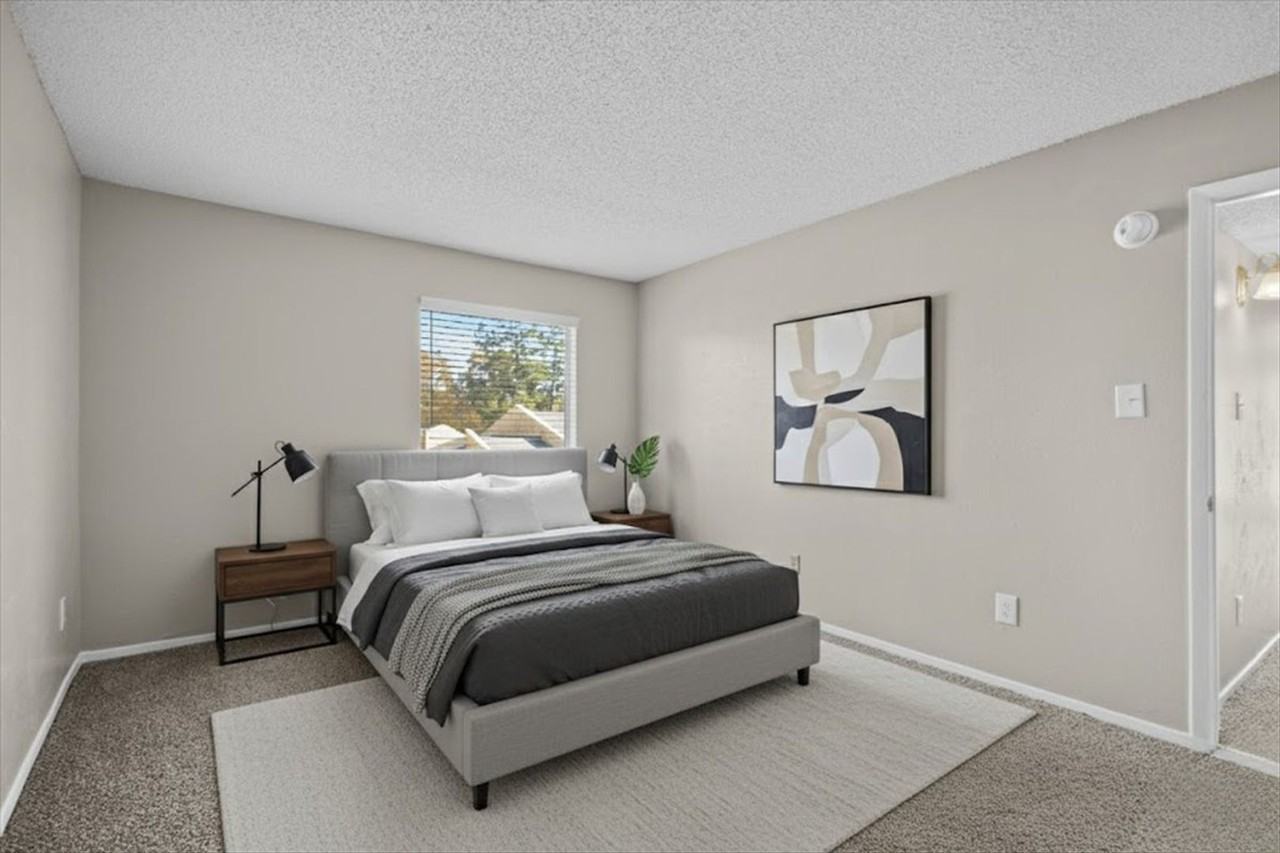 Broadway Reserve Apartments – A Fresh, Revitalized Home in Tyler, TX - Photo 4 of 8