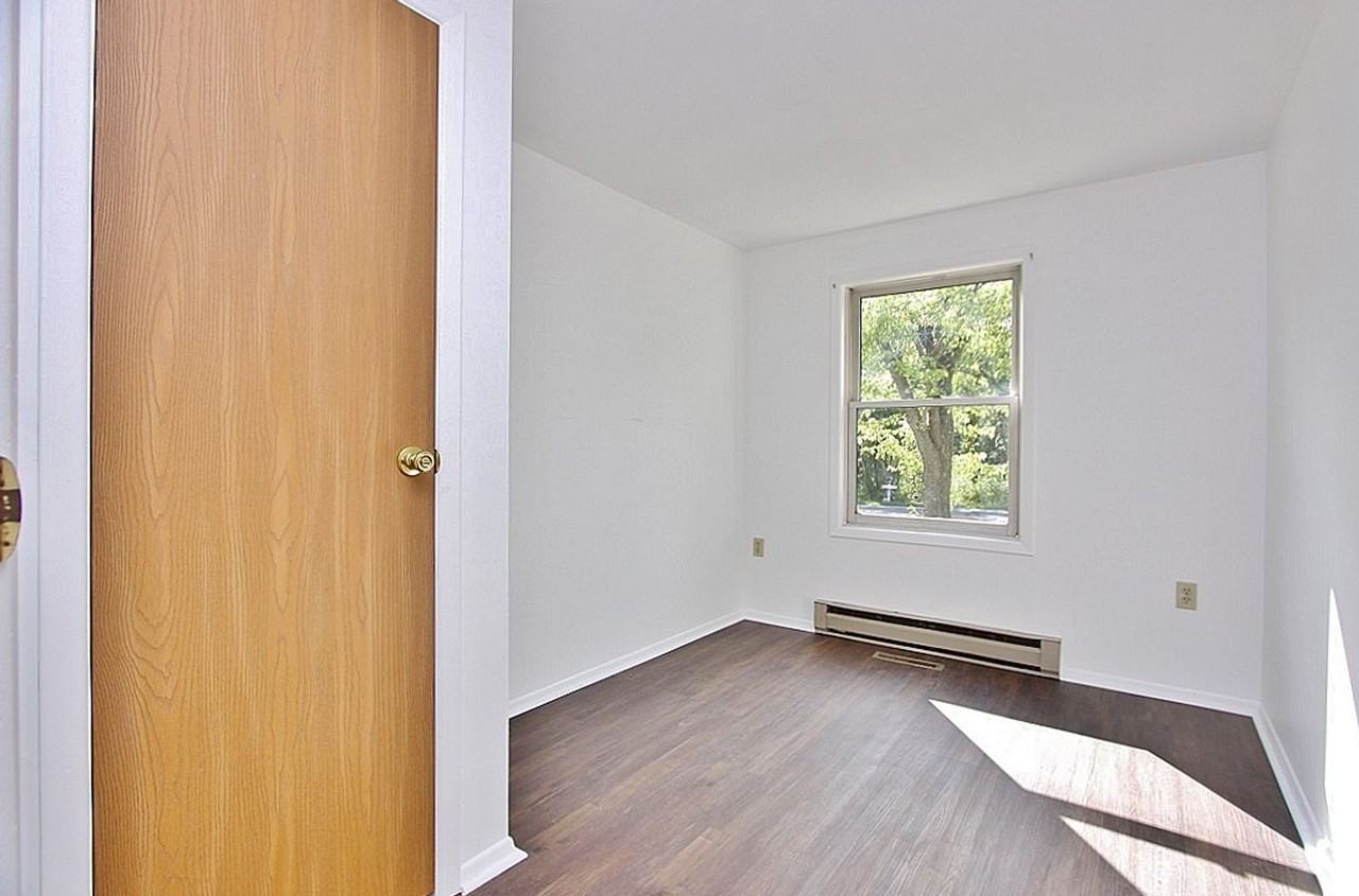 408 Joslen Blvd - Photo 7 of 14