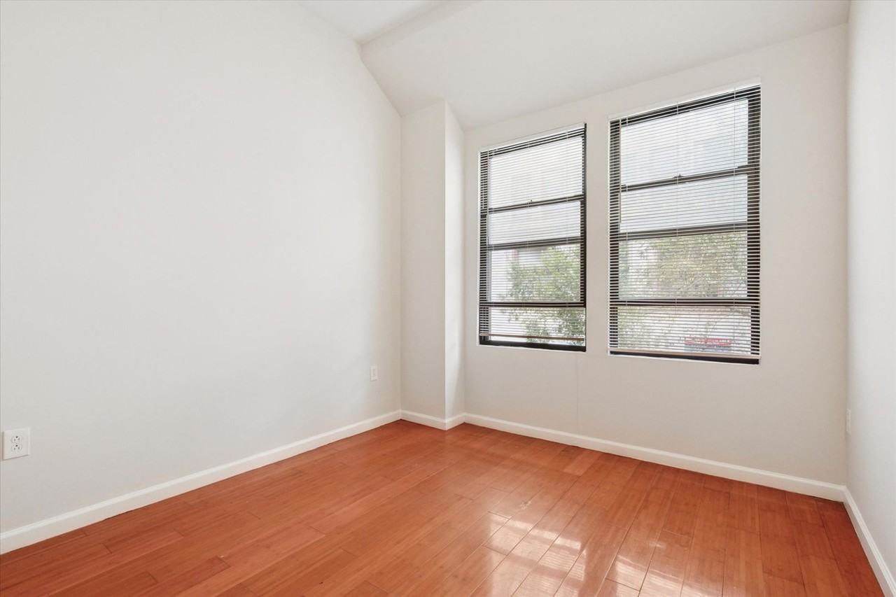 1204 Chestnut St - Photo 7 of 18