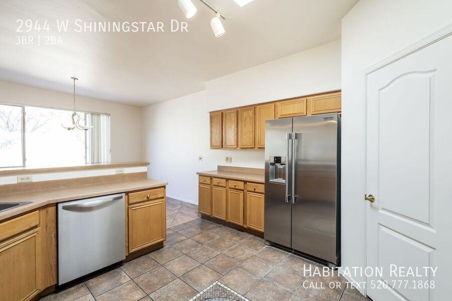 2944 W Shiningstar Dr - Photo 2 of 23