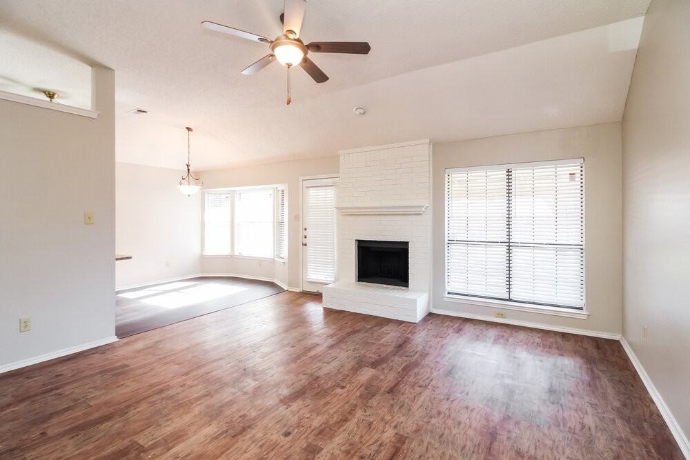 2506 Arapaho Dr - Photo 2 of 15