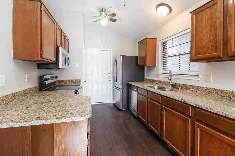 2506 Arapaho Dr - Photo 5 of 15