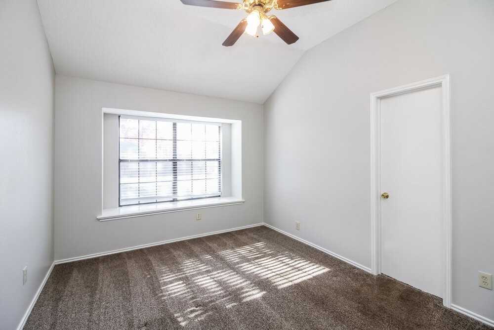 2506 Arapaho Dr - Photo 7 of 15