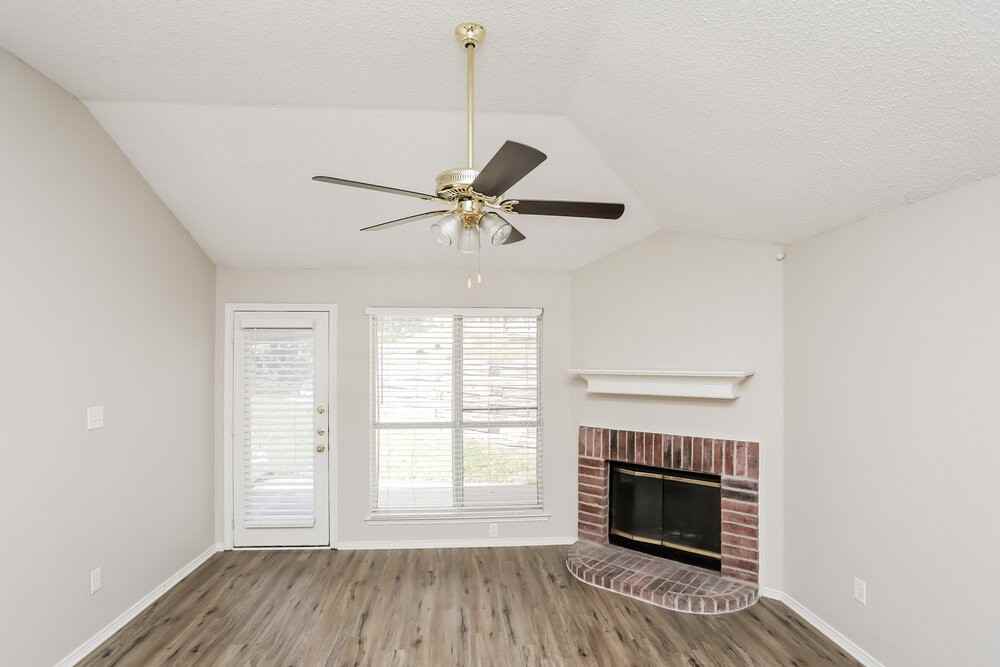 7112 Woodhinge Dr - Photo 3 of 16