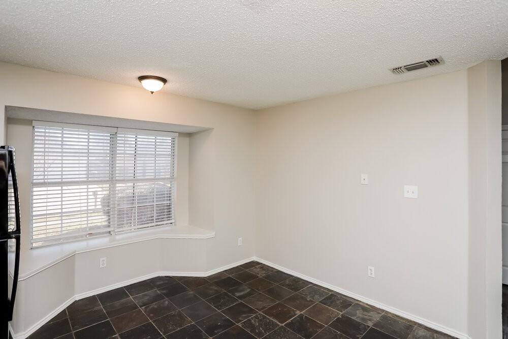 7112 Woodhinge Dr - Photo 4 of 16