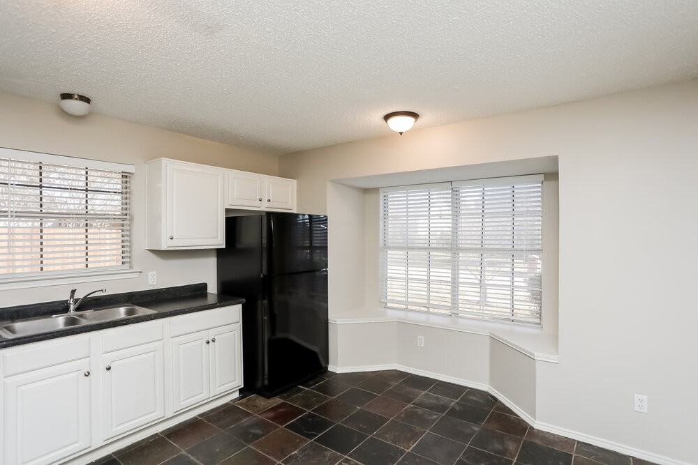 7112 Woodhinge Dr - Photo 6 of 16