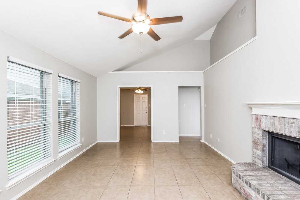 2500 Ensenada Ln - Photo 4 of 16