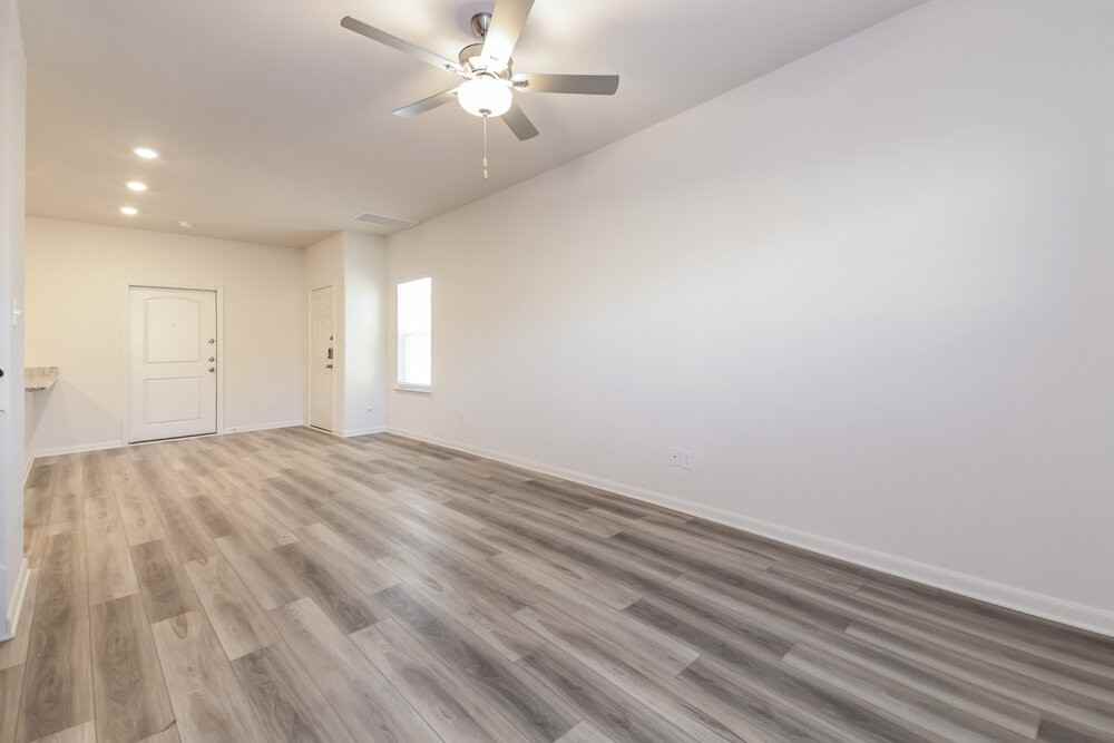 226 Marsh Ln - Photo 6 of 17