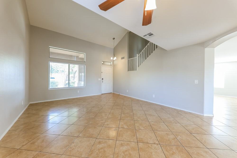 1304 S 159th Ave - Photo 5 of 17