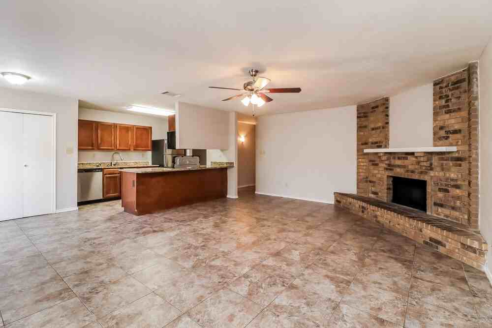 7805 Whirlwind Dr - Photo 5 of 16