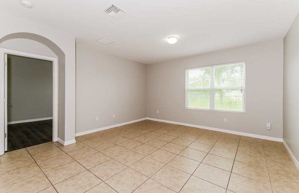 25 Sw 19th Ter - Photo 4 of 16