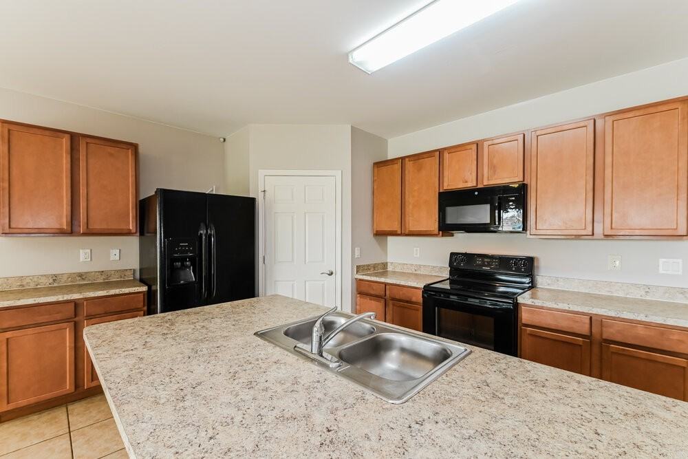 25 Sw 19th Ter - Photo 7 of 16