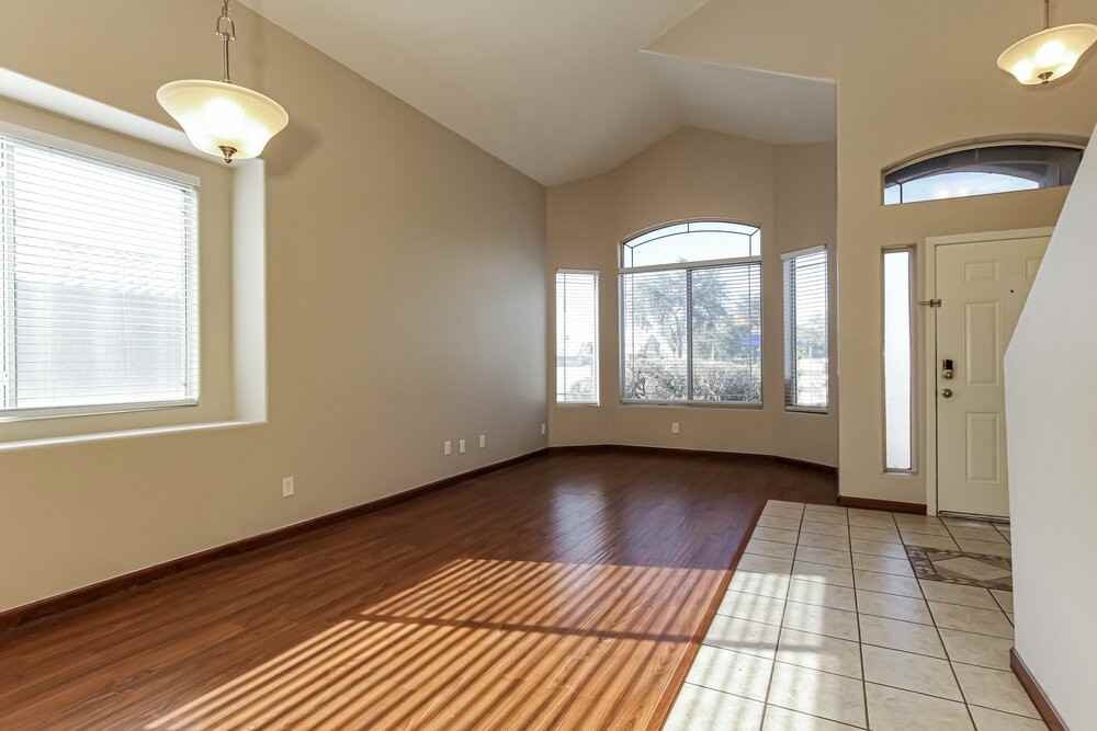 1925 N 110th Ave - Photo 5 of 17