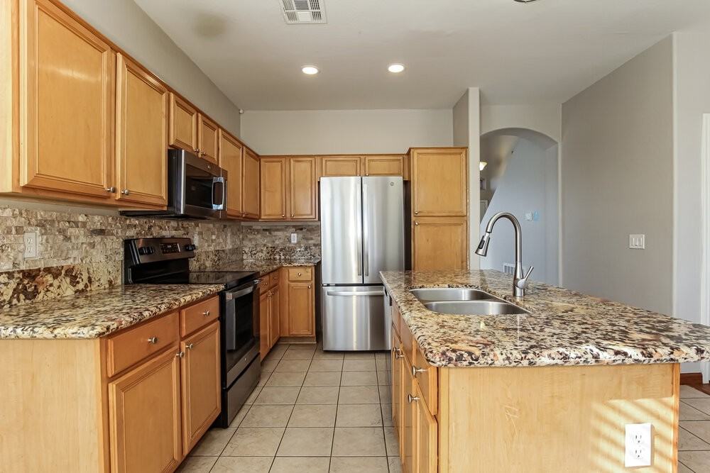 1925 N 110th Ave - Photo 6 of 17