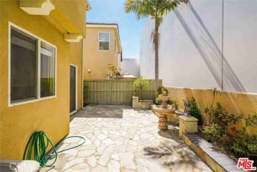 1241 Ivy Ter #1241 - Photo 3 of 26