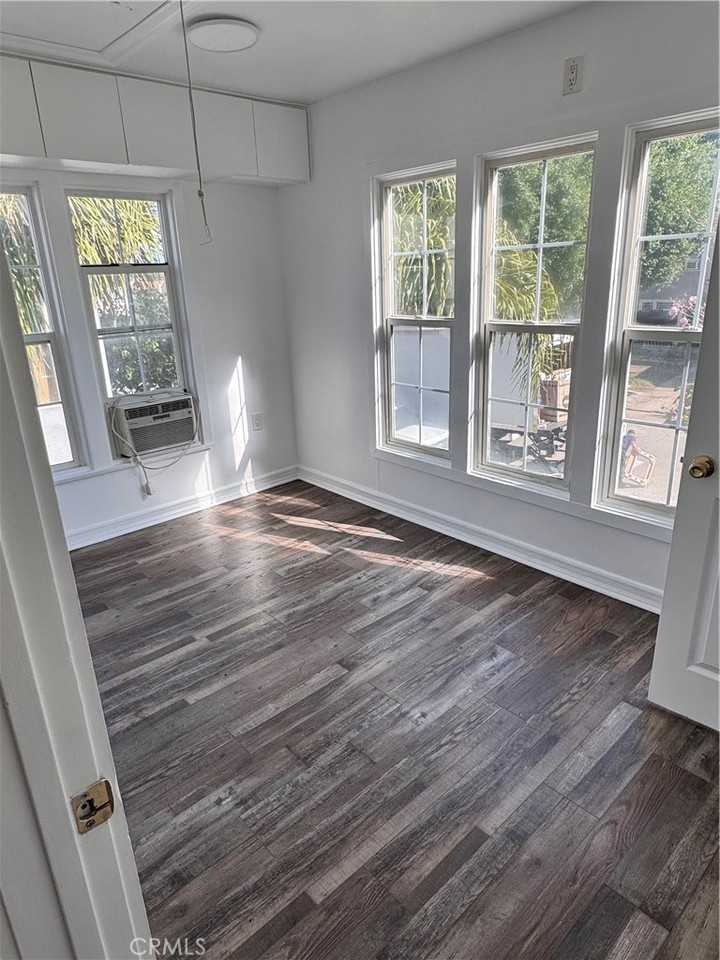 1261 S Plymouth Blvd #1261 - Photo 2 of 20