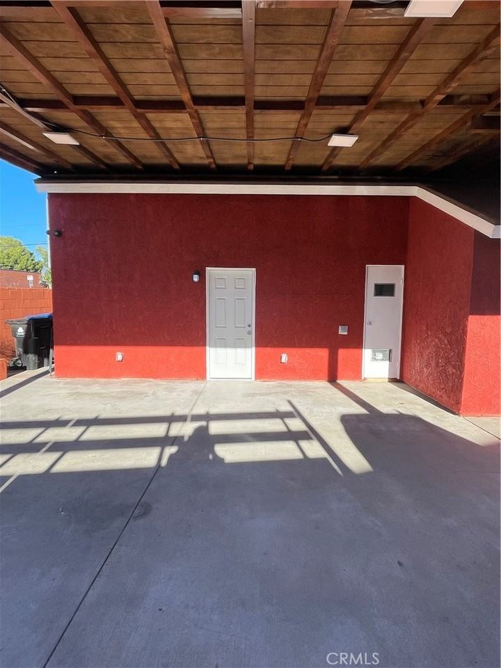 8855 Oneida Ave #8855 - Photo 3 of 34