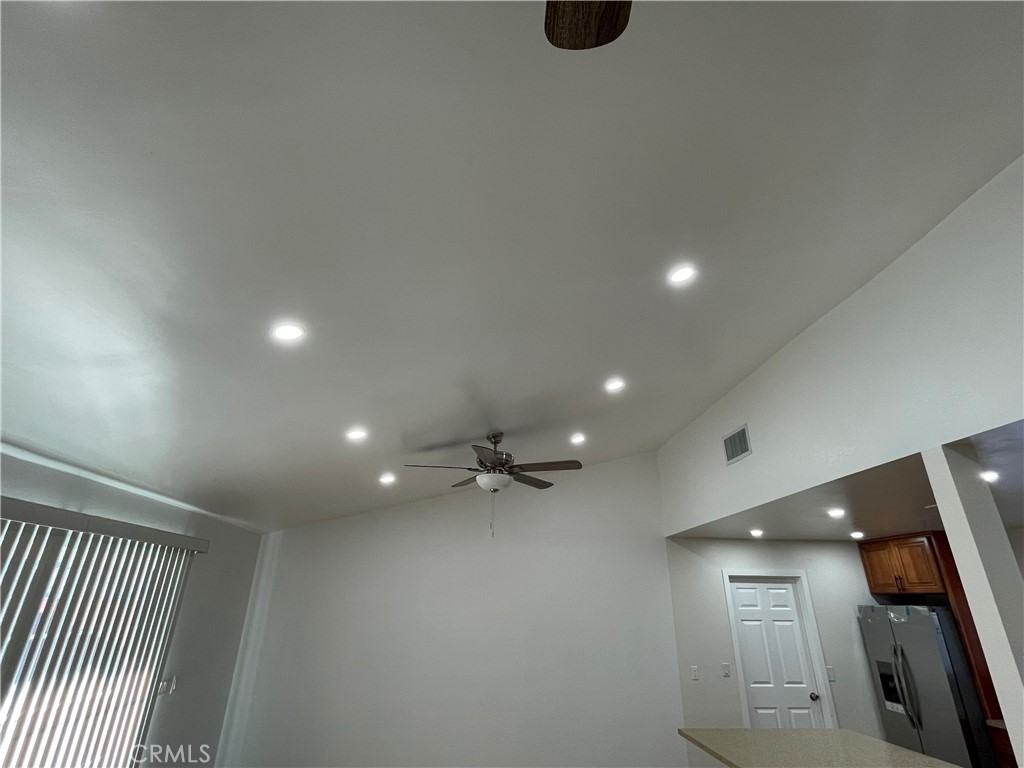 8855 Oneida Ave #8855 - Photo 5 of 34