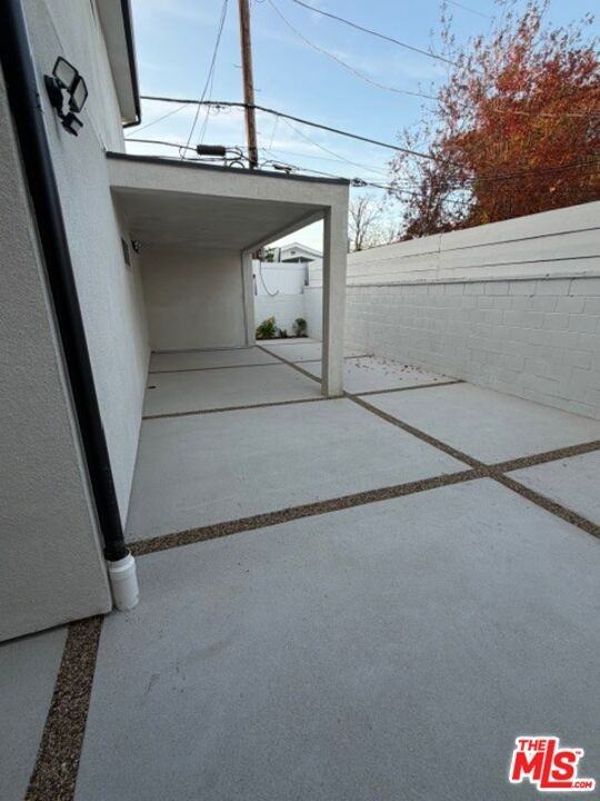 5191 5193 1/2 Lindley Avenue #5191 - Photo 3 of 50